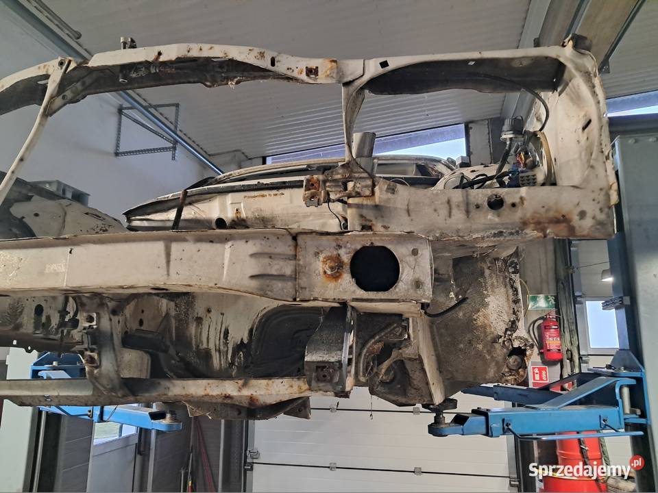 BŁOTNIK TYLNY PAS PRZEDNI PODŁOGA MERCEDES W123 Cieszyn