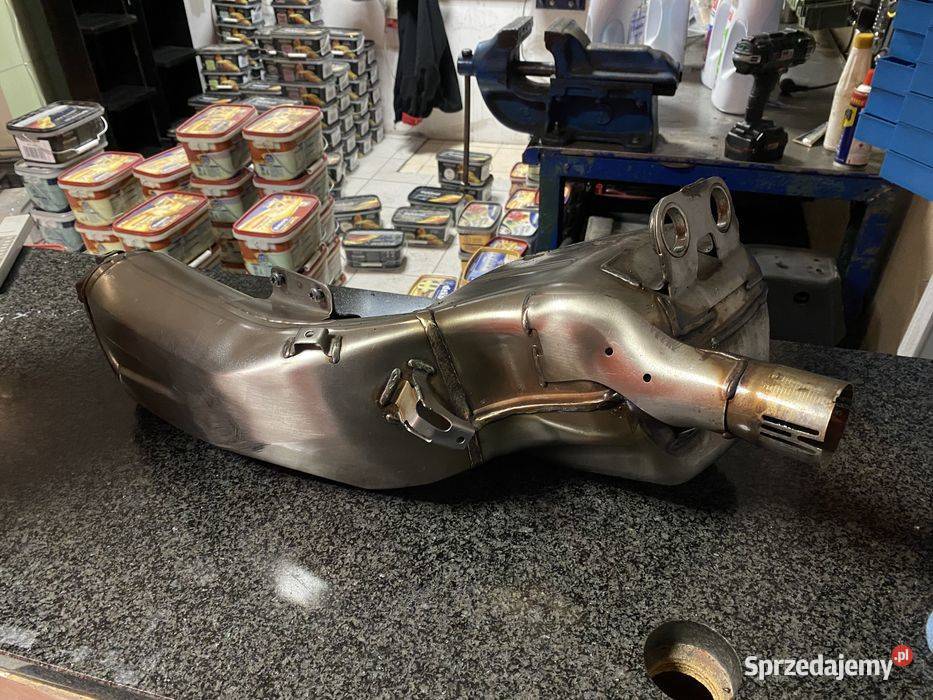 Tłumik BMW K83 F900R K84 F900XR OEM 18518565022