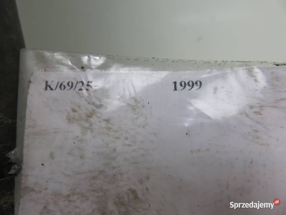 PÓŁOŚ PRAWA PRZEDNIA MITSUBISHI PAJERO SPORT I