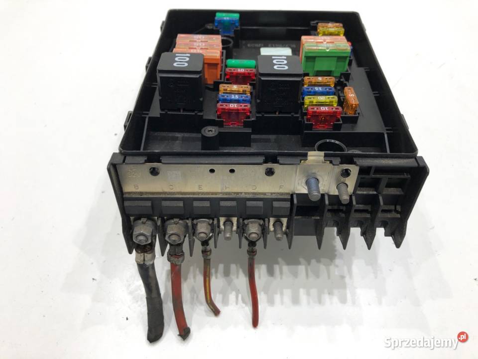 SKRZYNKA BEZPIECZNIKÓW SKODA YETI 1K0937629A