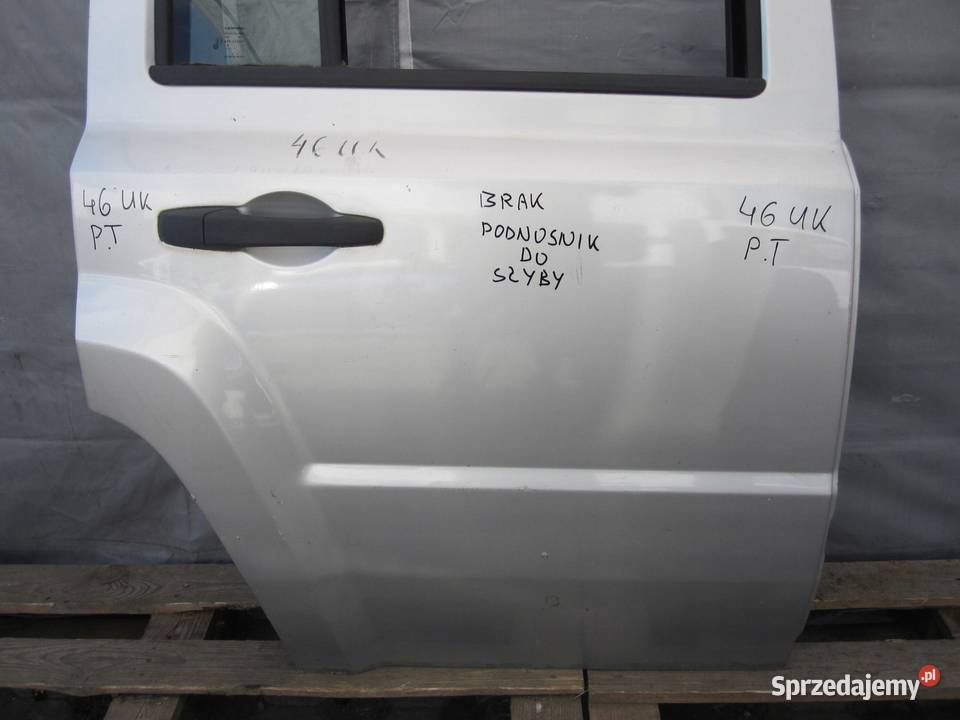 JEEP PATRIOT 08r drzwi prawe tył osobowe