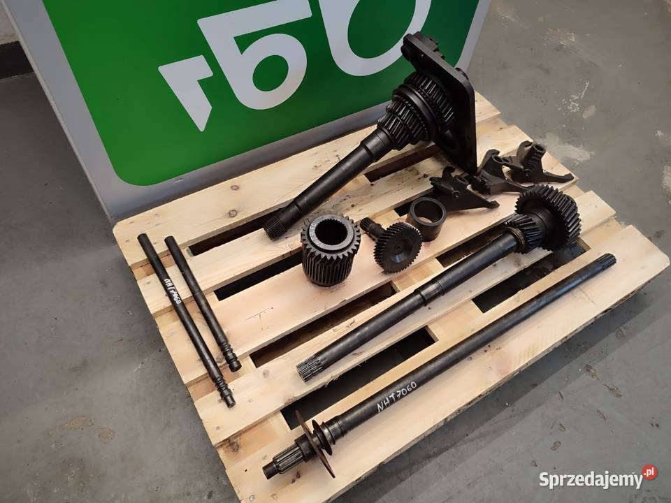 Skrzynia biegów AUTOCOMMAND części HOLLAND T7060 sprzedam