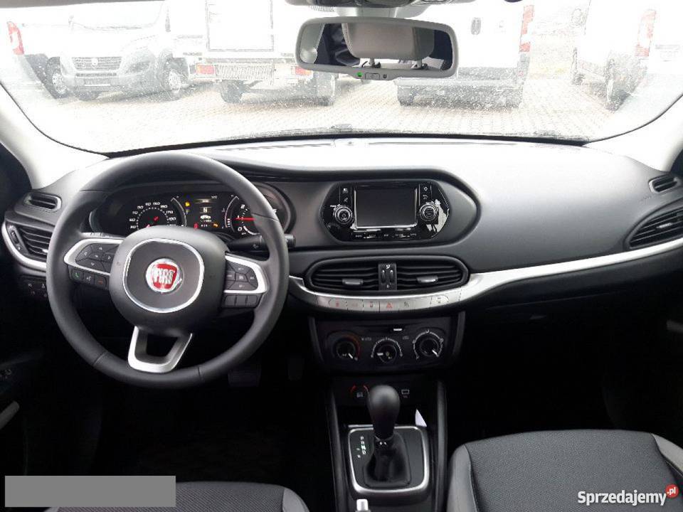 Fiat Tipo nieuszkodzony 2016 benzyna Legnica