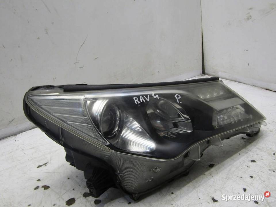 LAMPA PRZEDNIA PRAWY PRZÓD TOYOTA RAV4 IV