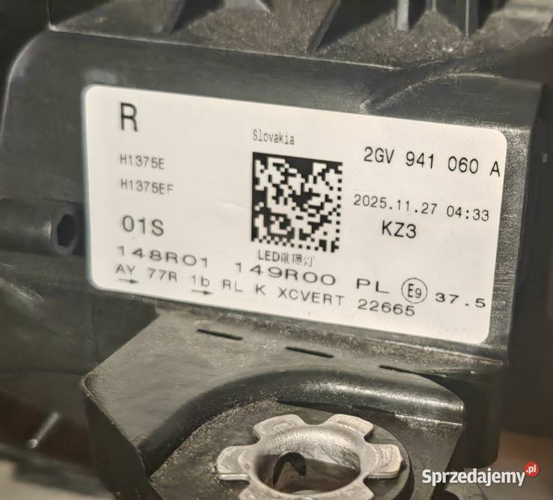 2GV941060A VW TROC II LAMPA PRZEDNIA PRAWA IQ Lampy przednie Rożnów