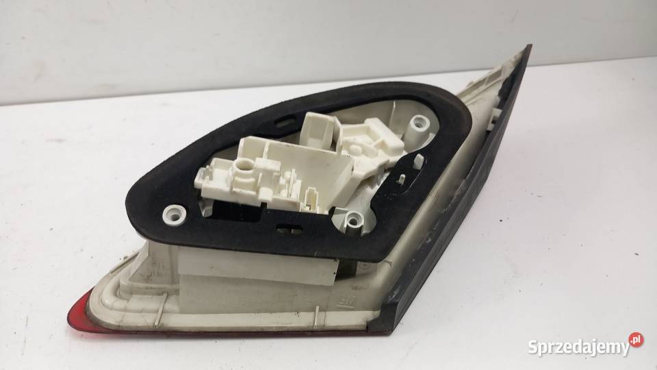OPEL ASTRA J HB LAMPA TYŁ LEWA W KLAPĘ Zbierkowo