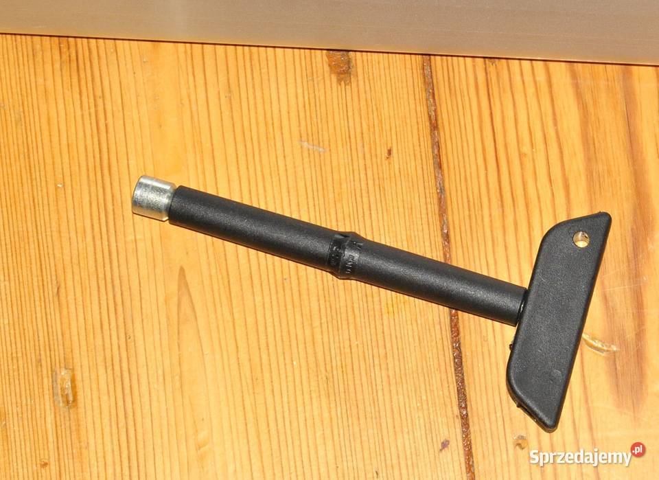 Bagażnik VW Golf V i VI kombi oryginał sprzedam