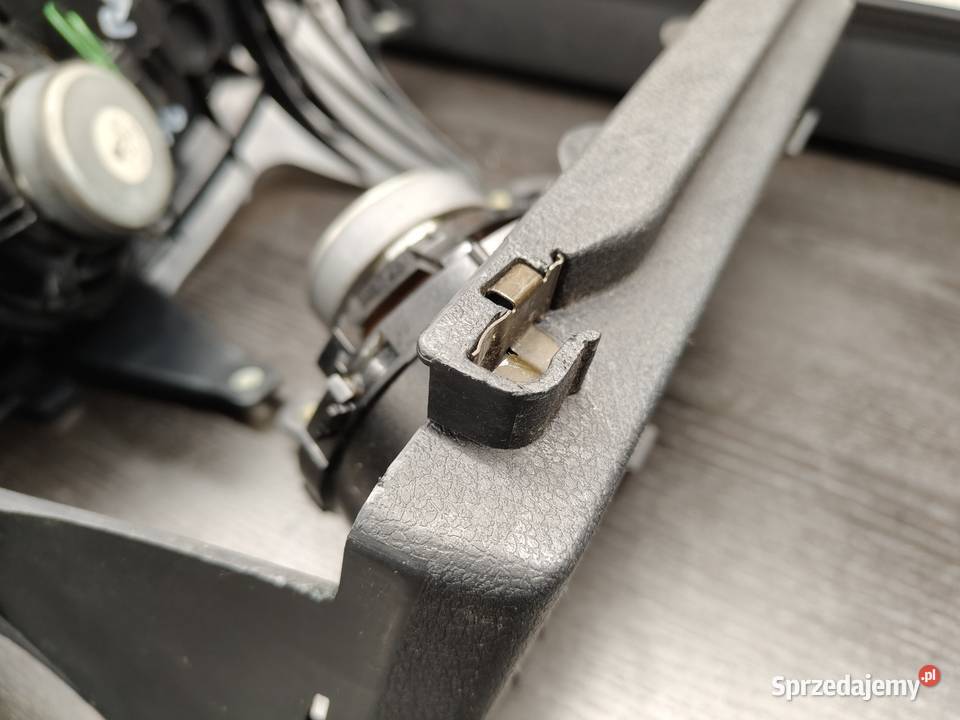 Bmw e36 compakt mocowanie półki bagażnika prawe łódzkie Aleksandrów Łódzki