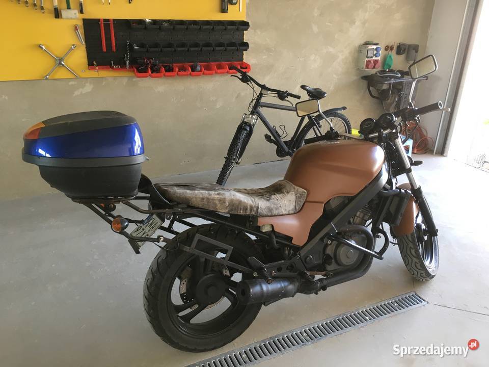 Honda NTV 650 turystycznycafe racer Rok produkcji 1993 małopolskie Wyźrał