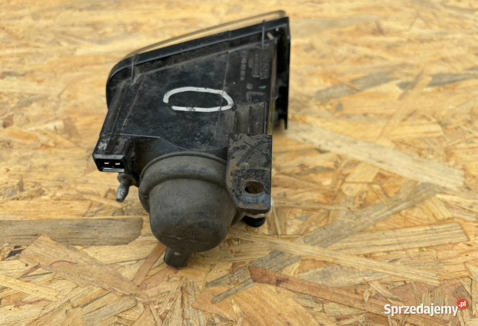 Halogen lewy do Toyota Avensis T22 lift wielkopolskie Międzychód