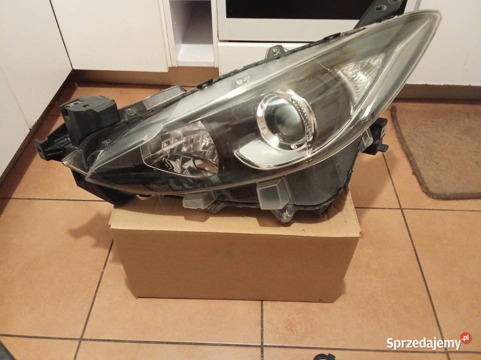 Mazda 3BM2017r reflektory przednie lewy i prawy dolnośląskie