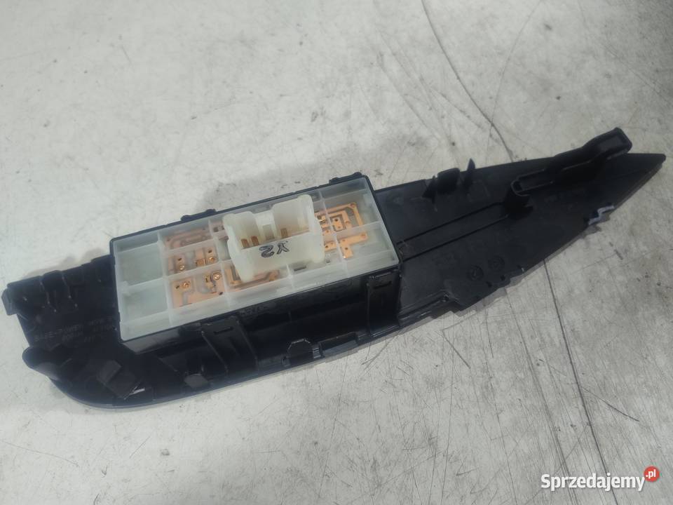 PANEL PRZYCISK SZYBY PRAWY NISSAN QASHQAI II J11