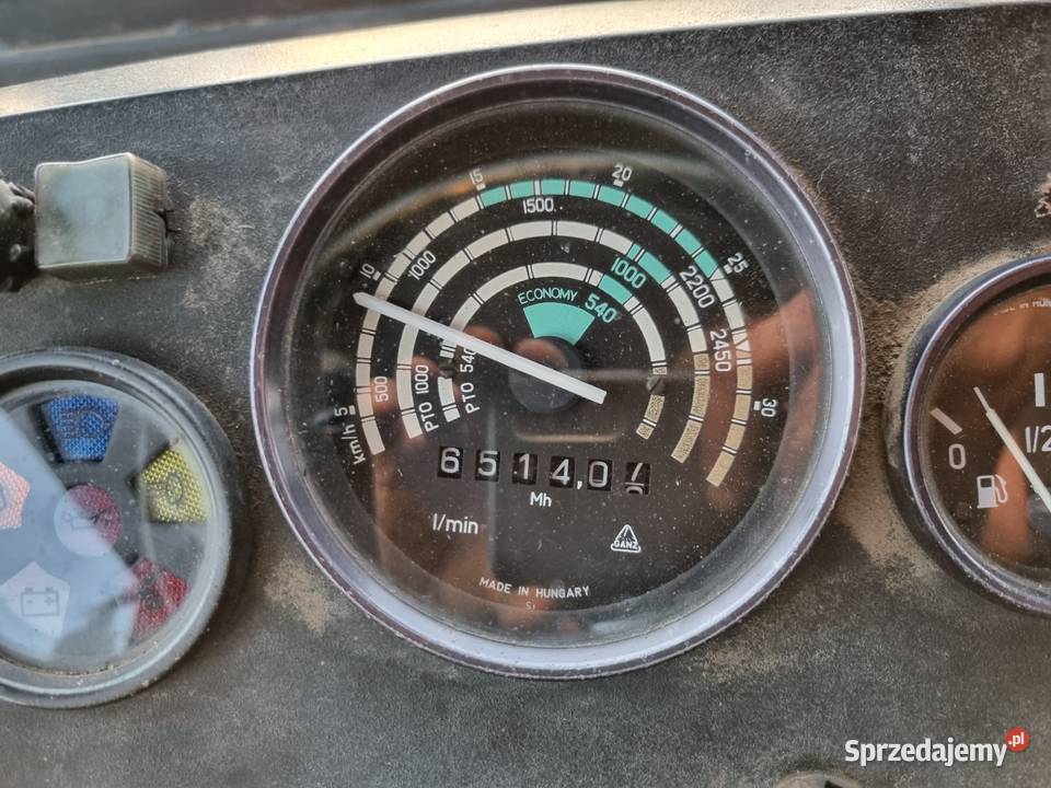 Sprzedam ciągnik Zetor 5211 z ładowaczem