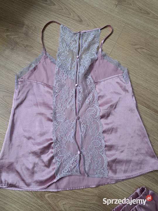 Pudroworóżowa piżamka satynowa z koronką rozmiar Inna marka Trąbki Wielkie