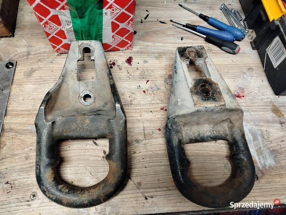 Ucho uchwyt holownicze Ford Explorer Expedition