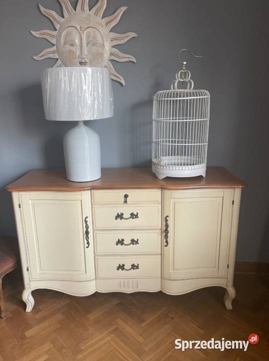 Stylowa komoda w klimacie prowansalskim shabby