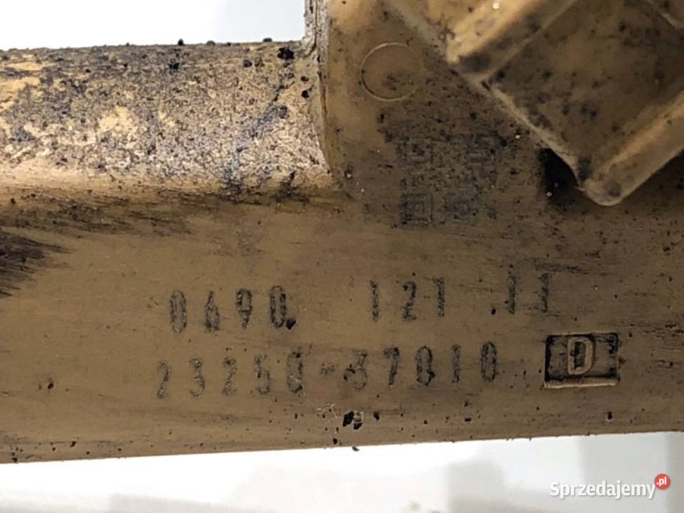 LISTWA WTRYSKOWA Z WTRYSKAMI LEXUS CT 2325037010 Listwy wtryskowe