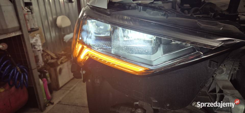 lampaREFLEKTOR FULL LED Q3 83APRAWAtop łódzkie Bełchatów sprzedam