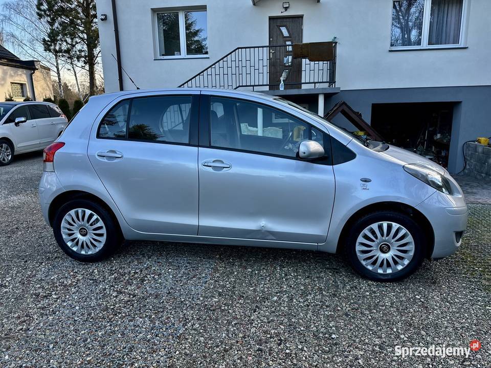 Toyota Yaris 13 VVTI 6 biegów 100 elektryczne lusterka Konstancin-Jeziorna sprzedam