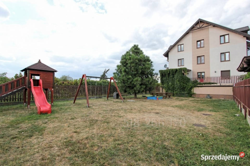 Kawalerka z garażem w Markach granicy z Warszawą balkon