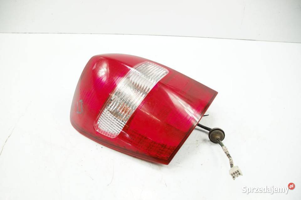 LAMPA LEWA TYŁ MAZDA 323F Lipno