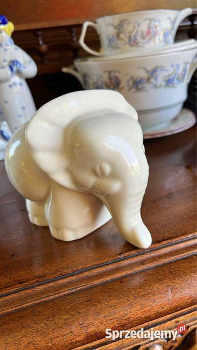 Figurka słonia klęczącego Łomonosow ZSRR Z 2003 Porcelana i szkło pomorskie Gdańsk