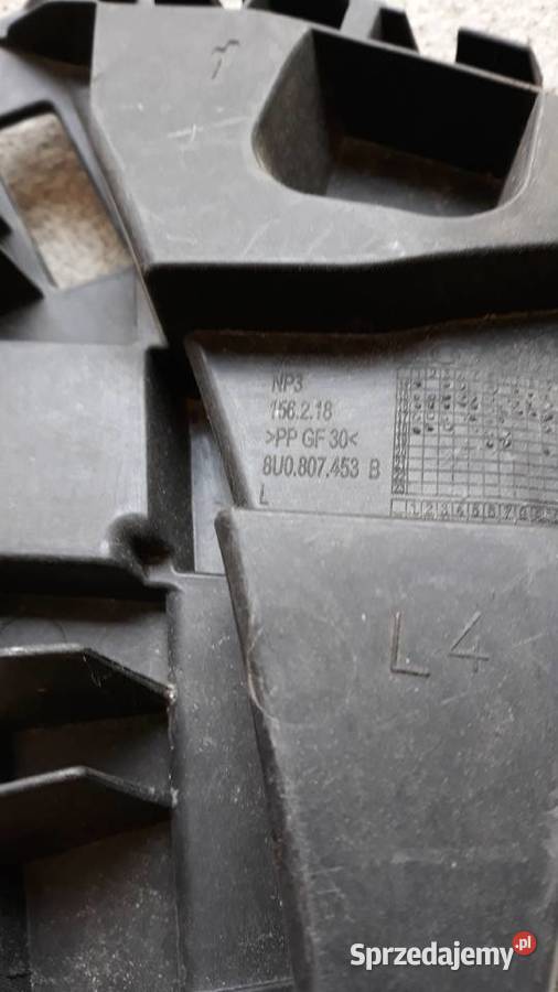 AUDI Q3 8U0 ŚLIZG ZDERZAKA LEWY TYŁ 8U0807453B Karoseria Zatom Stary