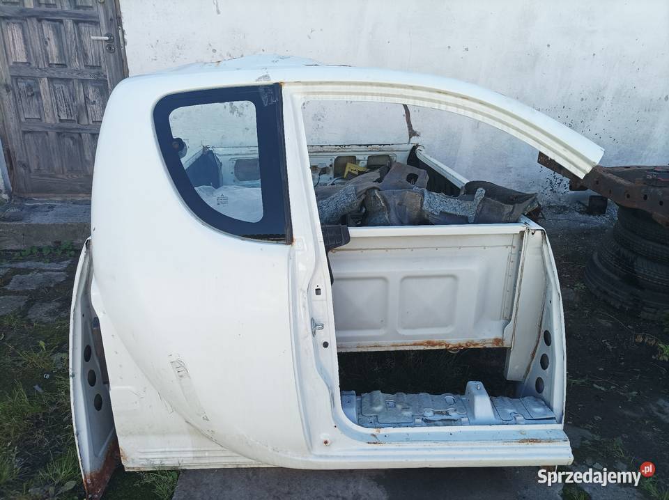 Mitsubishi L200 błotnik tylny prawy z progiem Rok produkcji 2010 Lublin