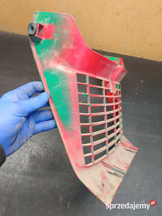 Owiewka osłona chłodnicy plastik kratka części Gołaczewy sprzedam