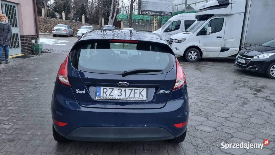 Ford fiesta super stan z gazem Rok produkcji 2013 Czudec