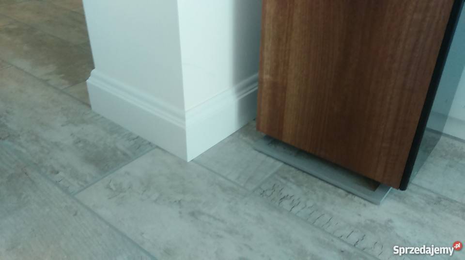 montaż listew przypodłogowych MDF listwy Lublin