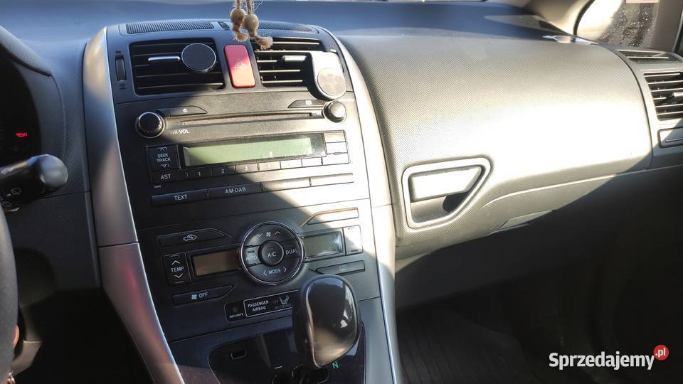 ładna zadbana Toyota Auris uszkodzony silnik Kętrzyn
