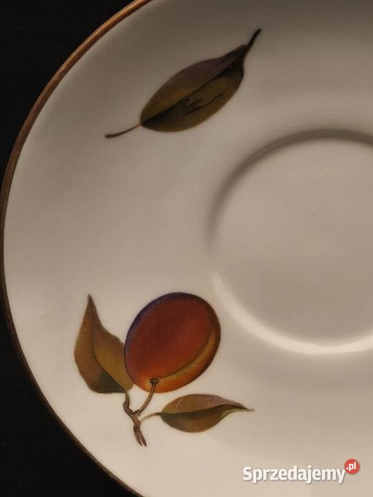 Bulionówka angielska Royal Worcester Evesham Chełm