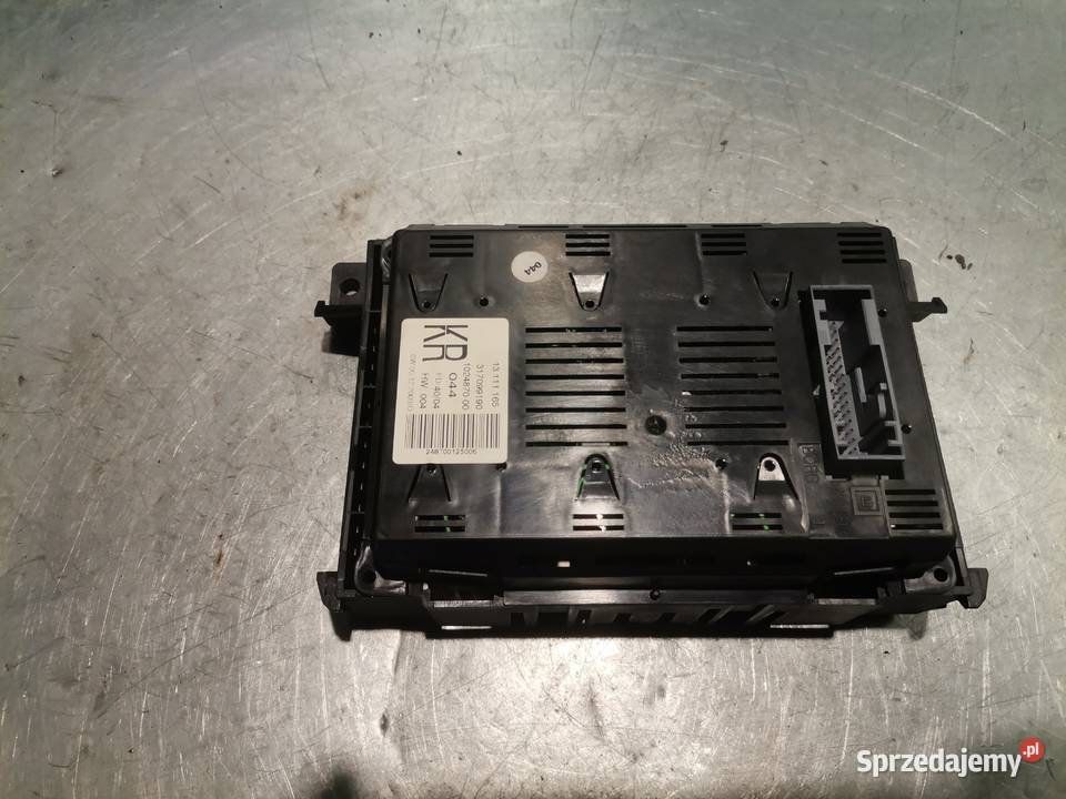 WYŚWIETLACZ OPEL ASTRA III H 13111165 Rok produkcji 2005 Nowy Sącz