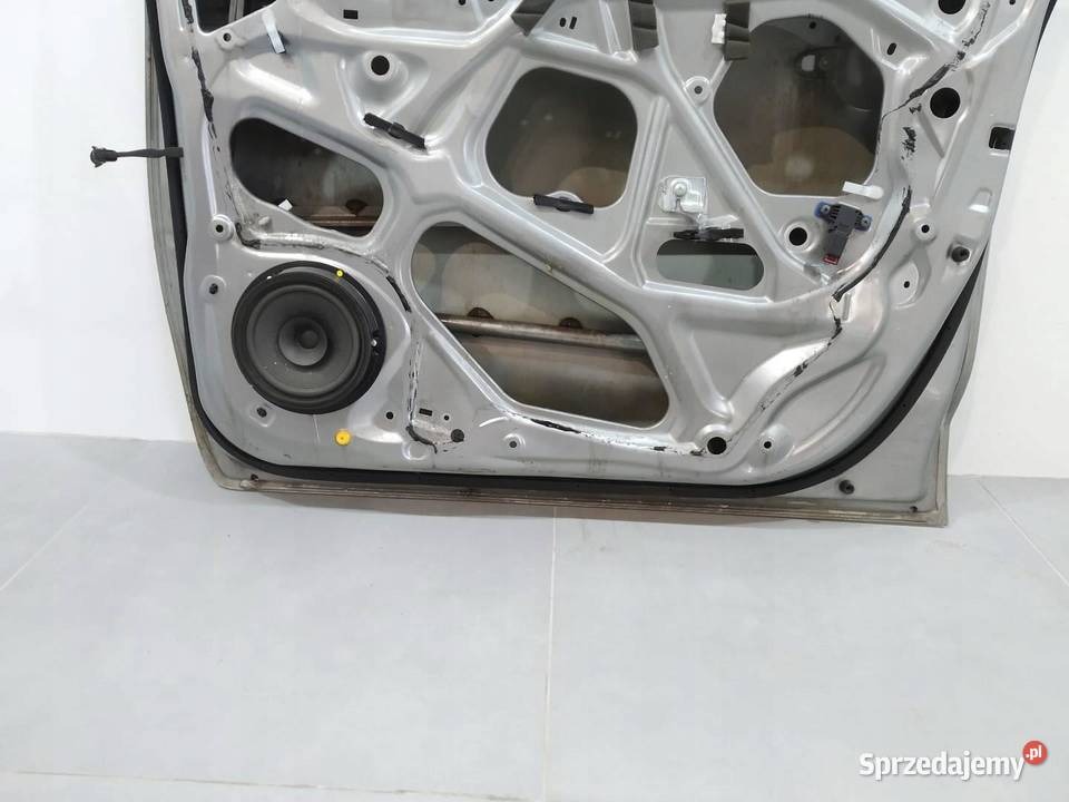 DRZWI PRAWE PRZÓD ZQS Suzuki Baleno II 20152022 świętokrzyskie