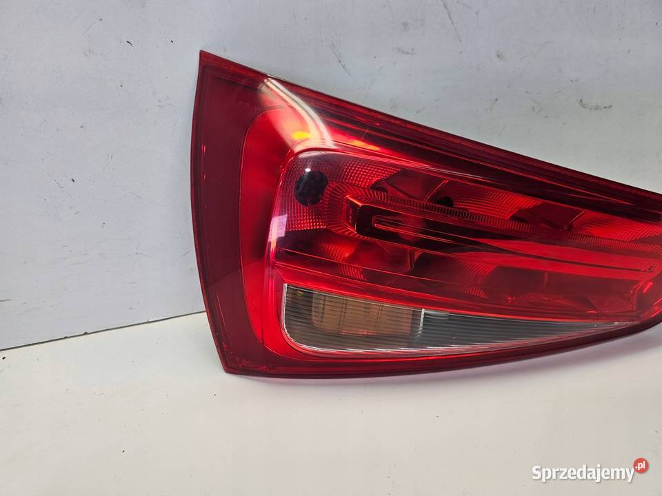 LAMPA LEWY TYŁ W KLAPĘ AUDI A1 8X3 8X0945093 Przystajń