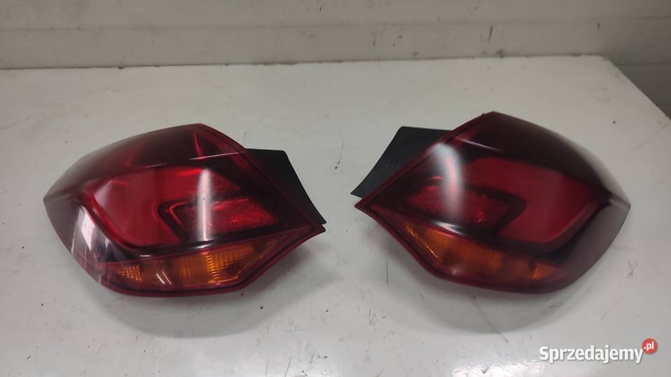 LAMPA PRAWA LEWA TYŁ OPEL ASTRA J 0912 HB Lampy tylne Włoszczowa