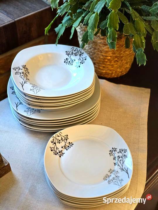 WYPRZEDAŻ MAGAZYNU 159 Zestaw 18 sztuk talerzy Zastawa stołowa śląskie Zabrze sprzedam