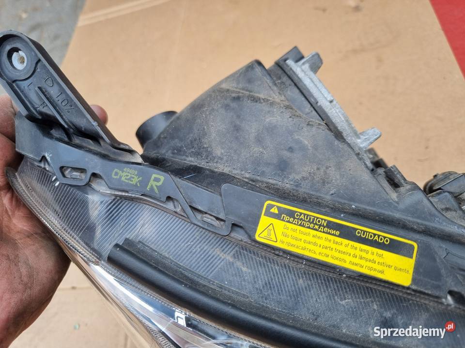 LAMPA PRAWA PRZEDNIA PRZÓD XENON TOYOTA RAV4 IV osobowe sprzedam