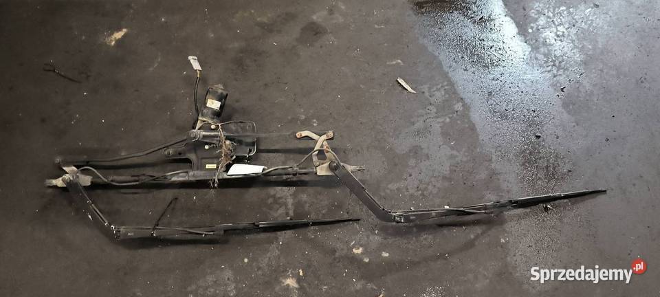 MECHANIZM WYCIERACZEK PRZÓD IVECO EUROCARGO