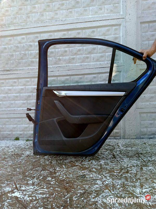 drzwi prawe tył skoda octavia iii sedan LF5W 13 osobowe Rakoniewice
