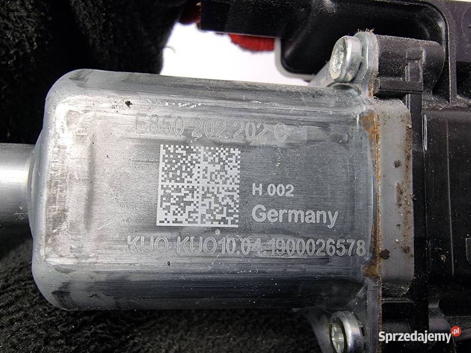 SILNICZEK HAKA AUDI A4 B9 8W9863560 Lipno sprzedam