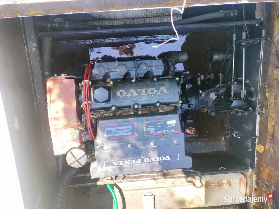 sprzedam motorówkę Volvo penda 24i 140 Koni Łodzie i motorówki Koło