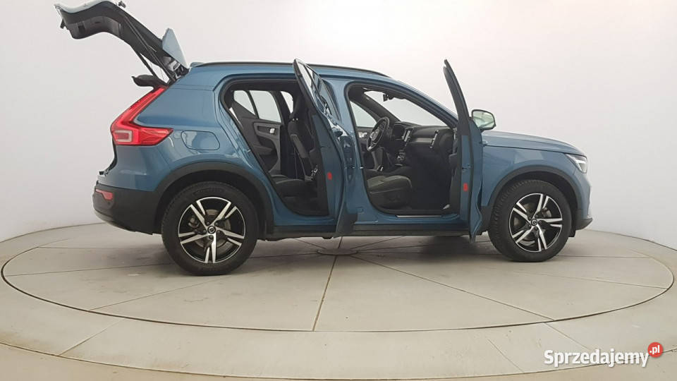 Volvo XC 40 B3 Plus Dark Z polskiego salonu nawigacja Warszawa