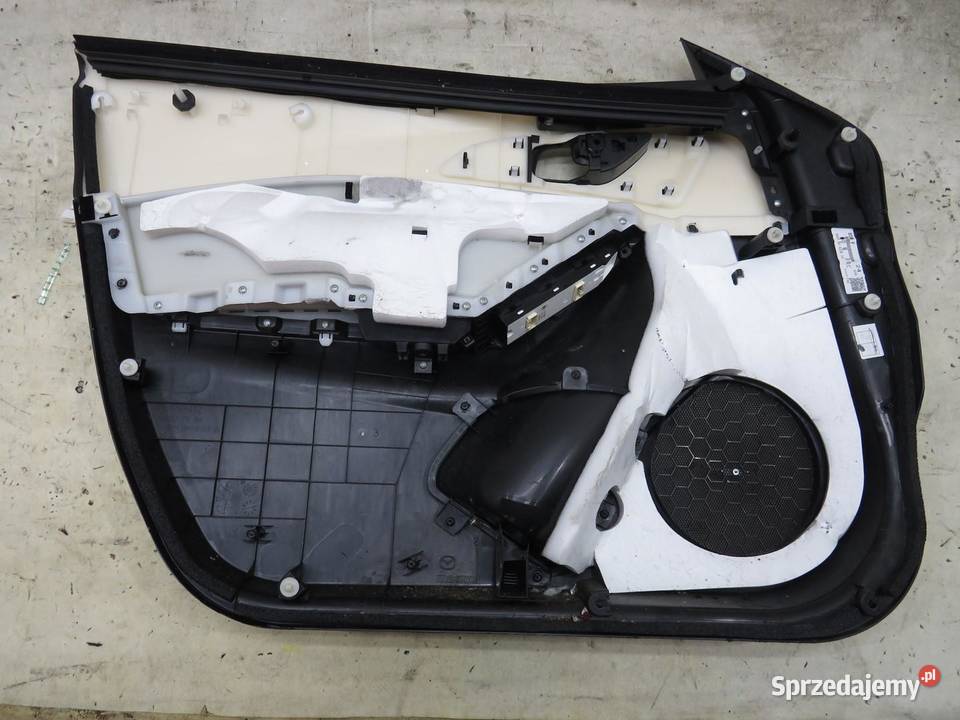 BOCZEK DRZWI PRAWY RZÓD MAZDA 3 BM 13 osobowe