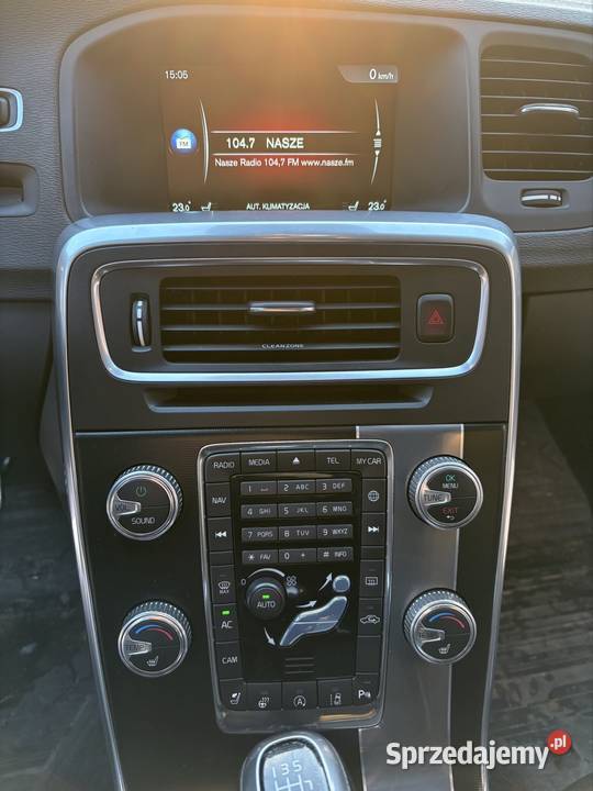 Volvo V60 D3 R design momentum Sieradz sprzedam