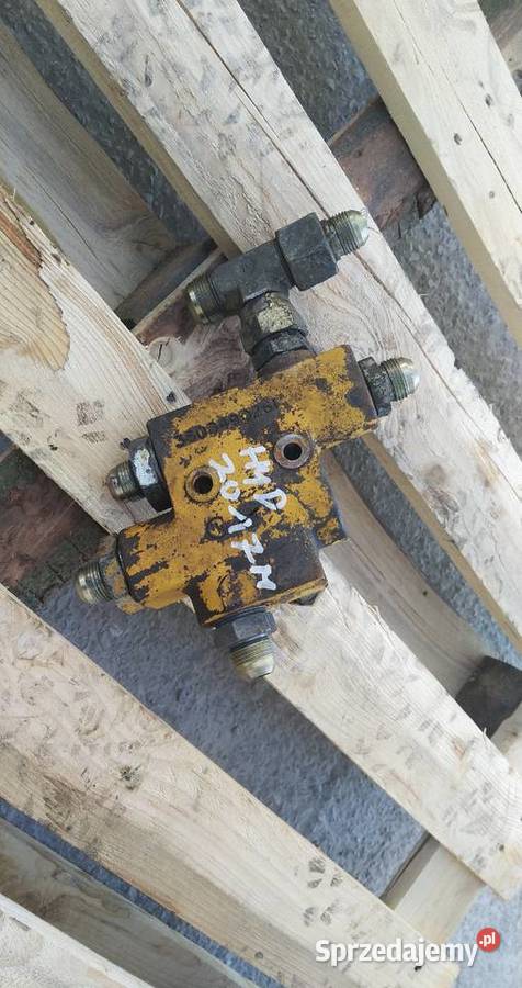 6 WYJŚĆ Zawór hydrauliczny VOLVO l97 2034 VOLVO Części do maszyn budowlanych Kielce