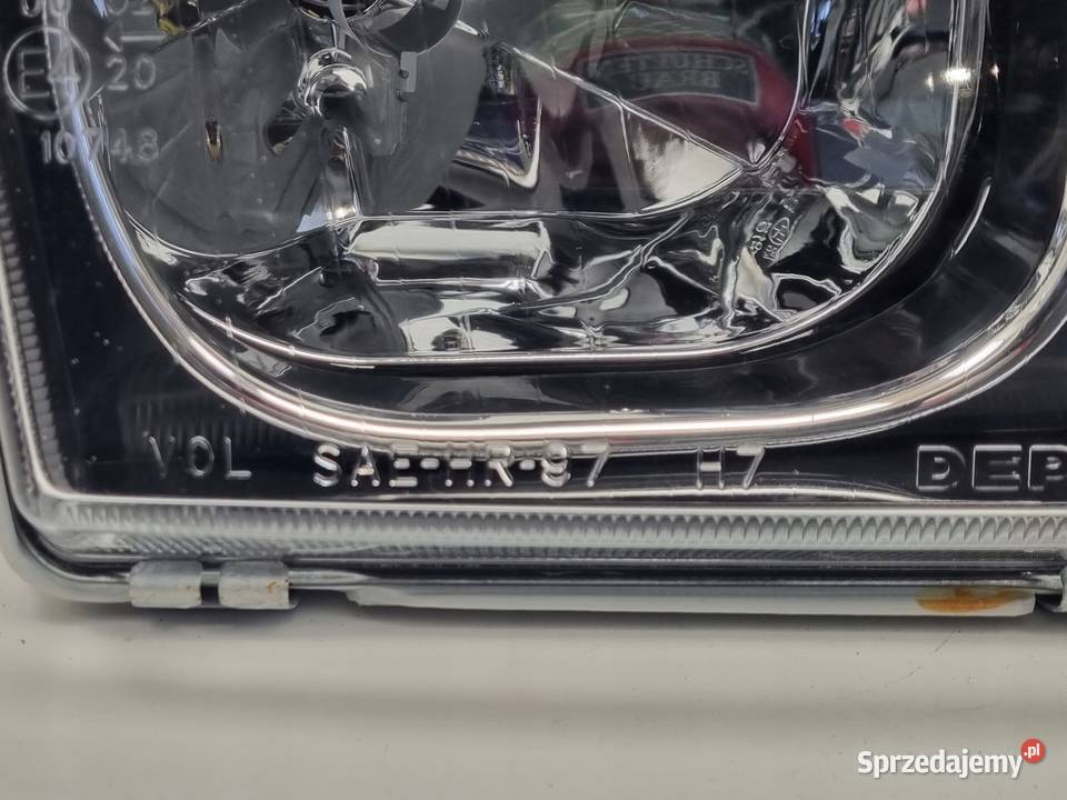 LAMPA PRAWA Volvo S40 II V40 LIFT PRZEDNIA PRAWY Rudka