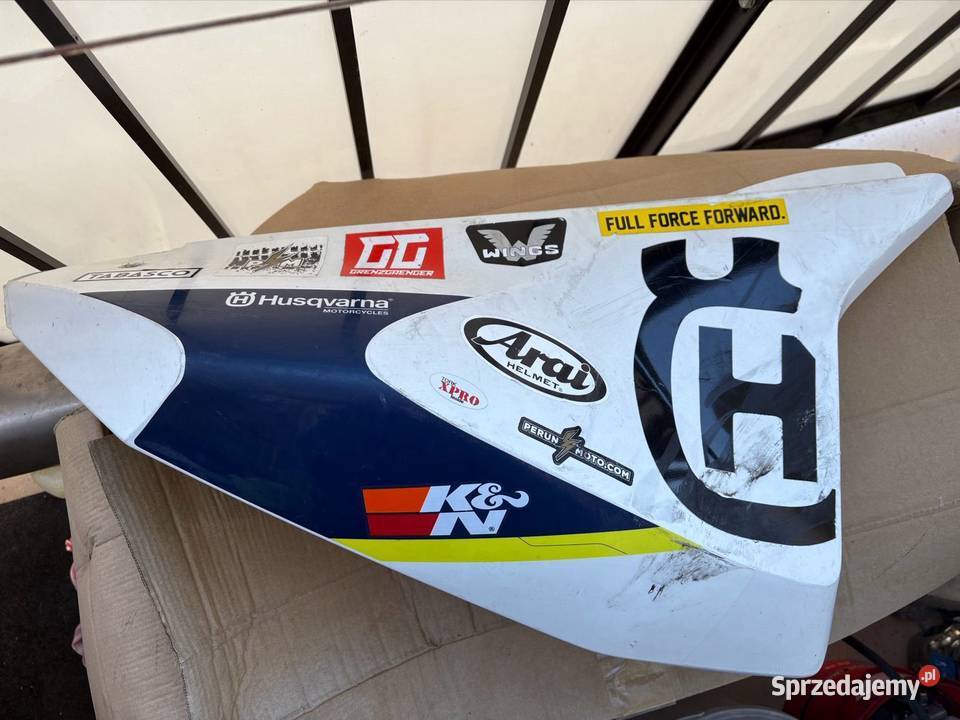 Boczek prawy zbiornika Husqvarna 701 20162025 n mazowieckie