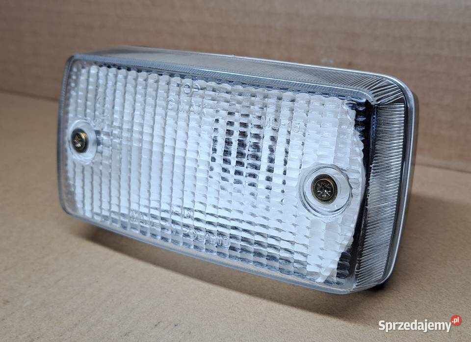 LAMPA COFANIA BIAŁA 140X45 FIAT 126P POLCAR Mielęcin